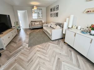 Lounge- click for photo gallery